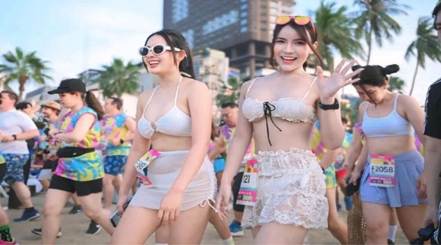 marathon bikini at beach sg777